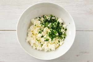 Preparazione Fagottini di sfoglia, pomodoro e mozzarella - Fase 1