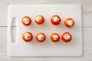 Preparazione Fagottini di sfoglia, pomodoro e mozzarella - Fase 2