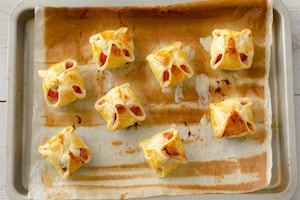Preparazione Fagottini di sfoglia, pomodoro e mozzarella - Fase 5