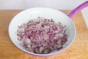 Preparazione Focaccia con cipolle, melanzane e rosmarino - Fase 1
