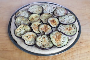 Preparazione Focaccia con cipolle, melanzane e rosmarino - Fase 2