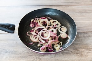 Preparazione Melanzane ripiene vegetariane - Fase 1