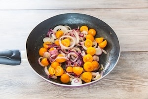 Preparazione Melanzane ripiene vegetariane - Fase 2