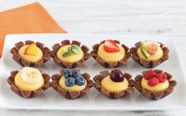 Mini cestini di biscotto al cioccolato alla frutta