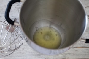 Preparazione Mini tartellette di biscotto con crema al cioccolato e meringa - Fase 3
