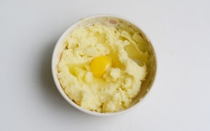 Preparazione Nidi di patate con uova - Fase 2