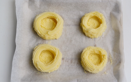 Preparazione Nidi di patate con uova - Fase 2 Preparazione Nidi di patate con uova - Fase 2
