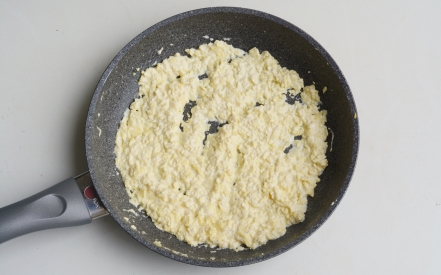 Preparazione Nidi di patate con uova - Fase 3 Preparazione Nidi di patate con uova - Fase 3