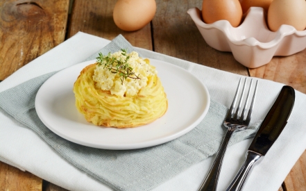 Preparazione Nidi di patate con uova - Fase 4 Preparazione Nidi di patate con uova - Fase 4