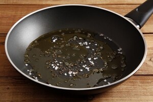 Preparazione Spaghetti di zucchine e patate con gamberi - Fase 2