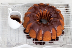 Preparazione Ciambellone ripieno di cioccolato - Fase 6