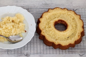 Preparazione Ciambellone ripieno di cioccolato - Fase 4