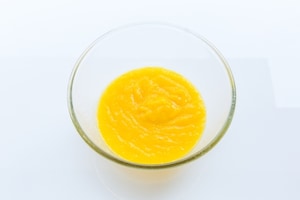 Preparazione Panna cotta al mango - Fase 1