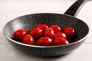 Preparazione Pasta fredda con pesto di avocado e salmone - Fase 3