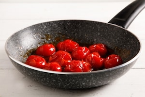 Preparazione Pasta fredda con pesto di avocado e salmone - Fase 3