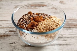 Preparazione Plumcake alle pesche, quinoa e avena  - Fase 1