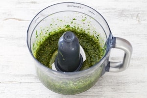 Preparazione Spaghetti al pesto di prezzemolo e halibut - Fase 1