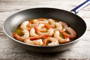 Preparazione Spiedini con pesche nettarine e gamberi - Fase 2