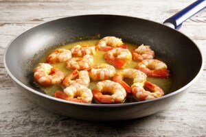 Preparazione Spiedini con pesche nettarine e gamberi - Fase 2