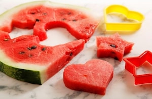 Preparazione Spiedini di anguria e mirtilli - Fase 2