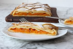 Preparazione Strudel di albicocche - Fase 5