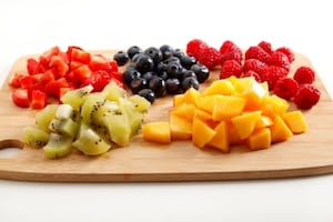 Preparazione Tiramisù con panna e frutta - Fase 1