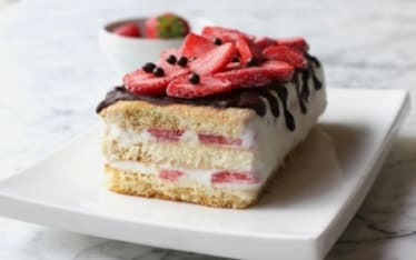 Torta gelato alle fragole 