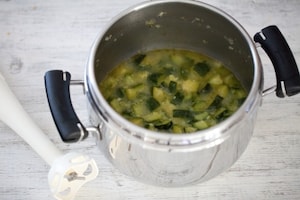Preparazione Vellutata di zucchine - Fase 3