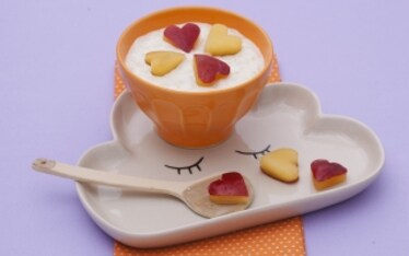 Budino di riso al latte con le prugne 