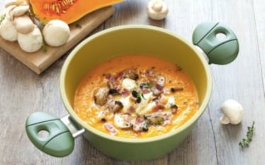 Crema di zucca, gnocchi di ricotta, funghi e rigatino croccante