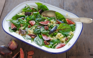 Insalata di miglio, fichi e noci all'aceto balsamico Insalata di miglio, fichi e noci all'aceto balsamico
