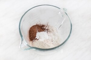 Preparazione Torta al cioccolato senza glutine - Fase 1