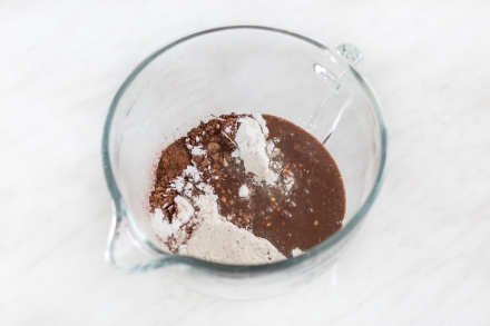 Preparazione Torta al cioccolato senza glutine - Fase 1 Preparazione Torta al cioccolato senza glutine - Fase 1