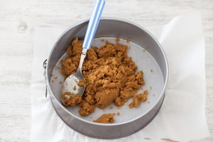 Preparazione Torta Kinder Bueno - Fase 1