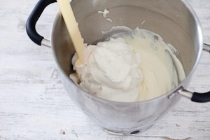 Preparazione Torta Kinder Bueno - Fase 4