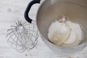 Preparazione Torta Kinder Bueno - Fase 3