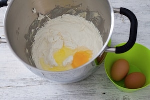 Preparazione Torta upside down all'ananas - Fase 2