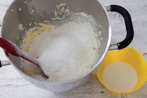 Preparazione Torta upside down all'ananas - Fase 2