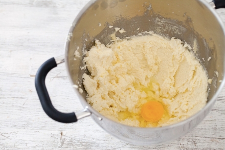 Preparazione Bundt cake - Fase 1 Preparazione Bundt cake - Fase 1