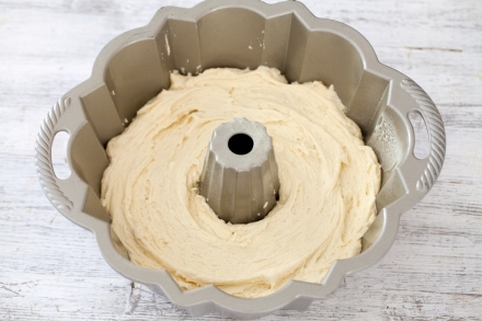 Preparazione Bundt cake - Fase 2 Preparazione Bundt cake - Fase 2