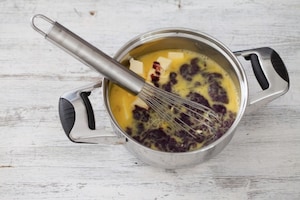 Preparazione Crostata al curd di mirtilli - Fase 3