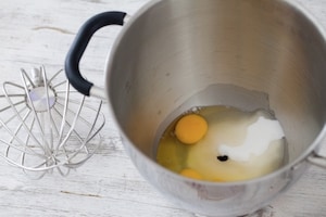 Preparazione Pan di Spagna al cacao - Fase 1