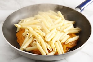 Preparazione Ziti con zucca, bottarga e fave di cacao - Fase 2