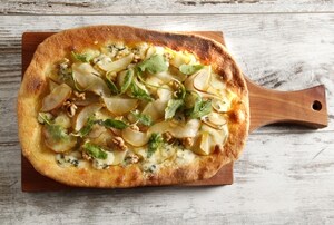 Preparazione Pizza con pere Williams e gorgonzola - Fase 7