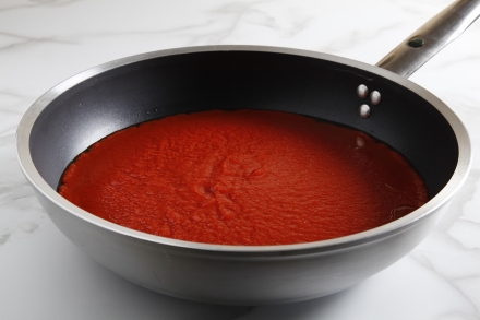 Preparazione Spaghetti al pomodoro e vaniglia - Fase 2 Preparazione Spaghetti al pomodoro e vaniglia - Fase 2
