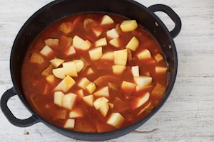 Preparazione Spezzatino di vitello con patate - Fase 4