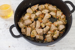 Preparazione Spezzatino di vitello con patate - Fase 3