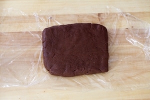 Preparazione Torta mousse al cioccolato e lamponi - Fase 2