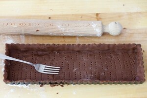 Preparazione Torta mousse al cioccolato e lamponi - Fase 2