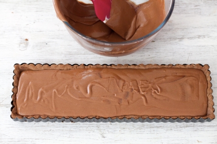 Preparazione Torta mousse al cioccolato e lamponi - Fase 5 Preparazione Torta mousse al cioccolato e lamponi - Fase 5